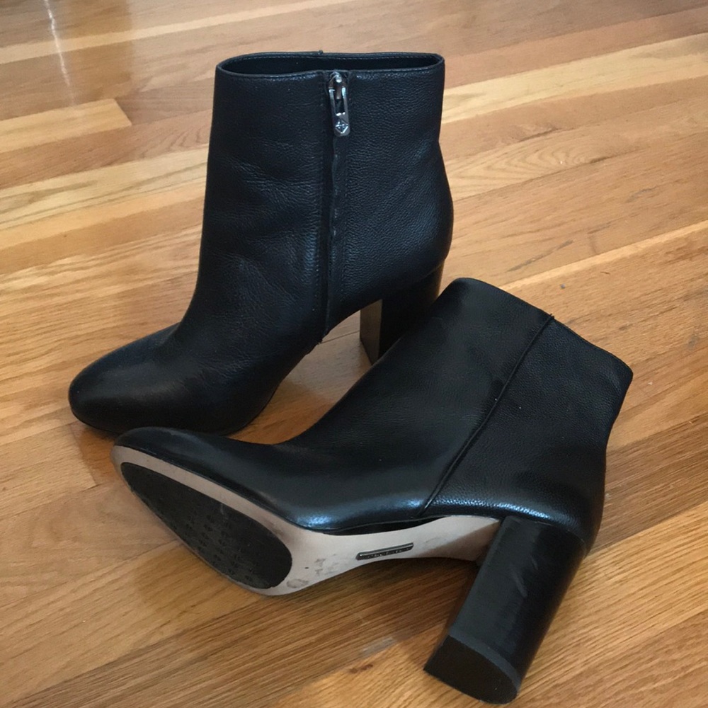 Antonio Melani Black Leather Ankle Round Toe Boots